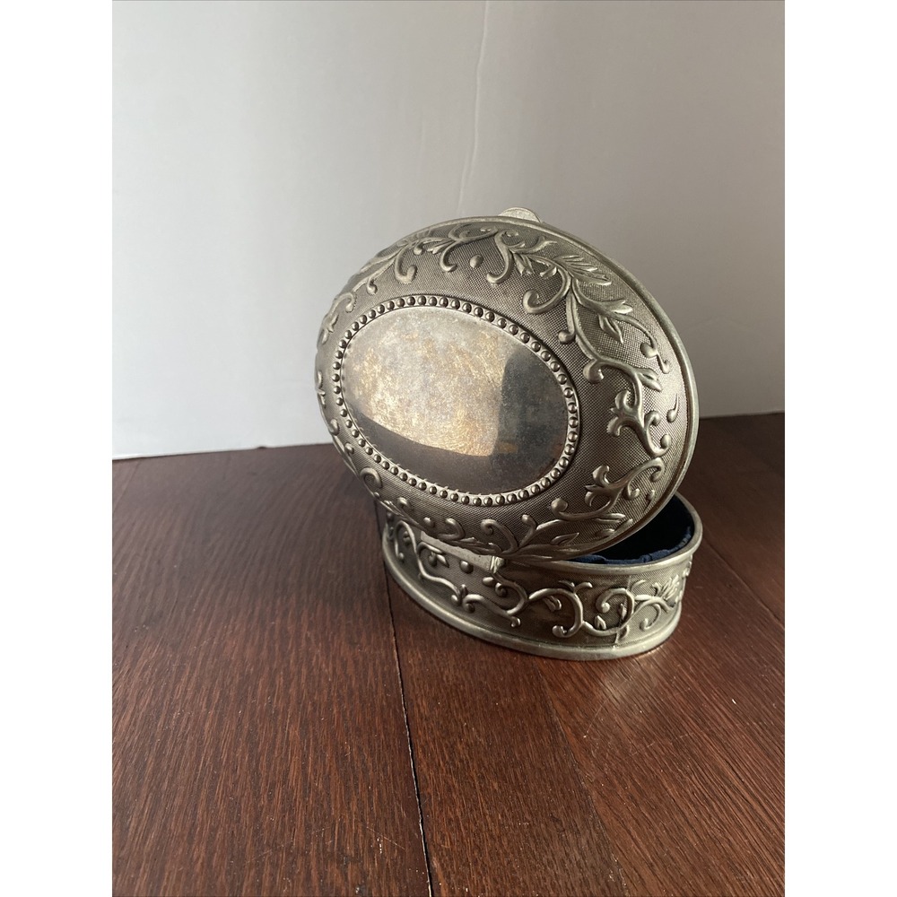 Metal Trinket Box Silver Tone 5x4x2.5 Oval Blue Velvet Lining Floral - Picture 5 of 14